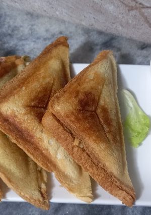 A picture of Potato sandwich 🥪 😋.