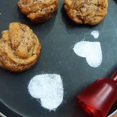 A picture of Cinnamon rolls (without yeast).