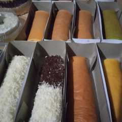รูปของ Bolu gulung 4 telor