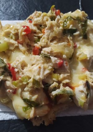 Una foto de Pizza de pollo a la parrilla