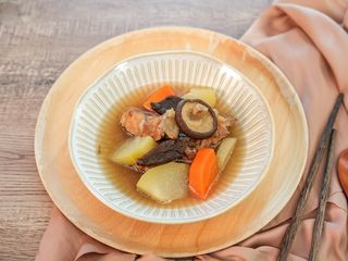 【老菜脯佛手瓜排骨湯】寒露節氣燉湯，口感清脆增智力