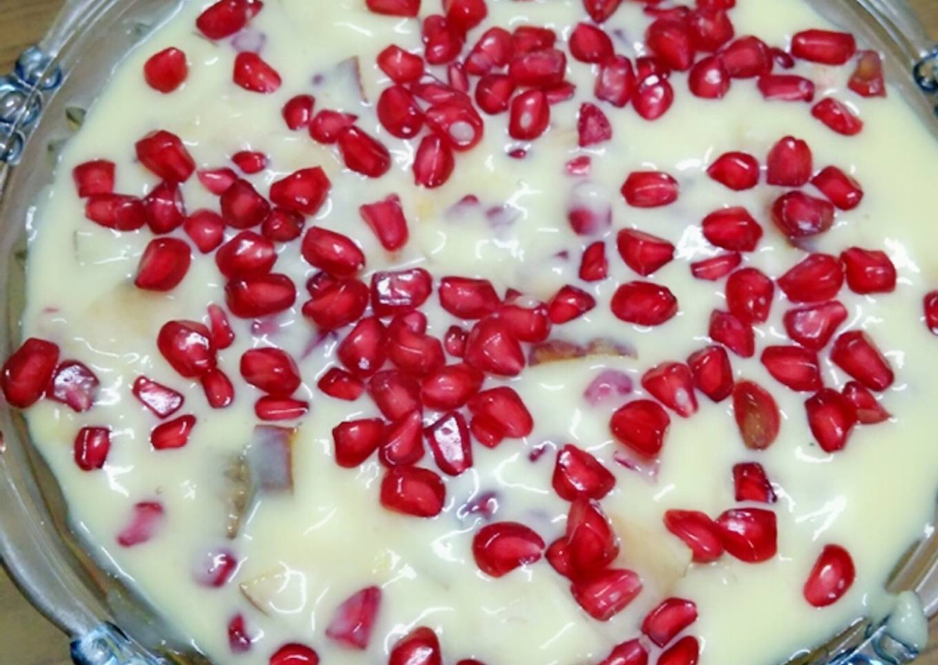 Fruits custard