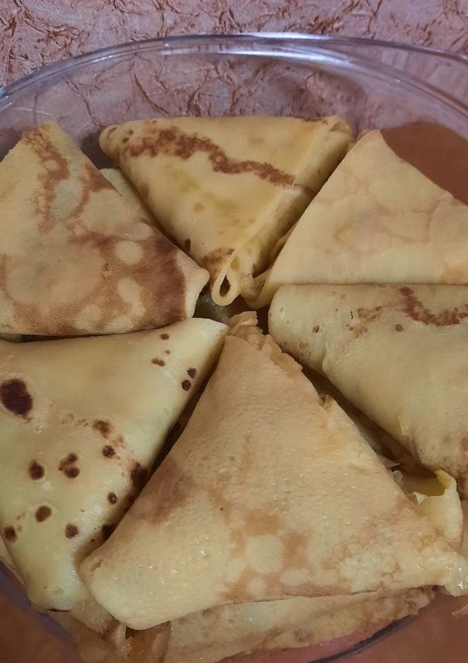 Налисники з яблуками