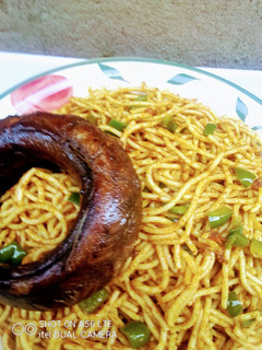 A picture of Fried Spaghetti.