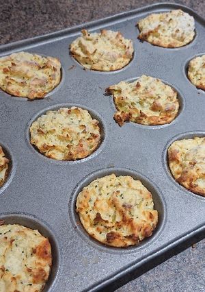 A picture of Cheesy Mashed Potato Muffins.