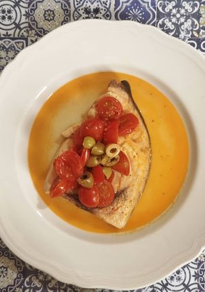 Foto di Pesce spada con pomodorini e olive