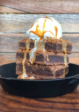 Una foto de Brownies con helado