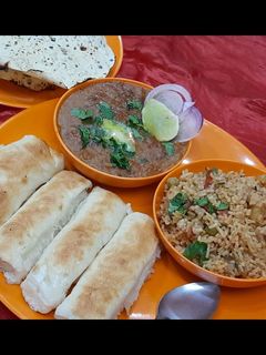 पाव भाजी विथ पुलाव(Pav bhaji with pulao recipe in Hindi) रेसिपी मुख्य फोटो