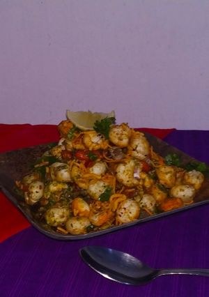 A picture of Makhana Bhel.