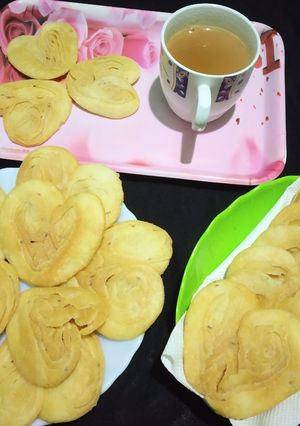 सूजी हार्ट पफ पूरी (Suji Heart Puff Puri recipe in Hindi) रेसिपी मुख्य फोटो