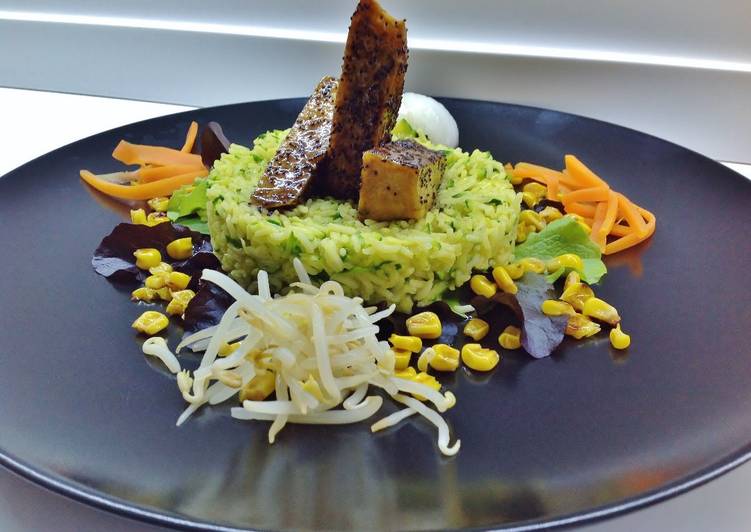 Tofu con semi di papavero, in salsa teriyaki e riso basmati al curcuma