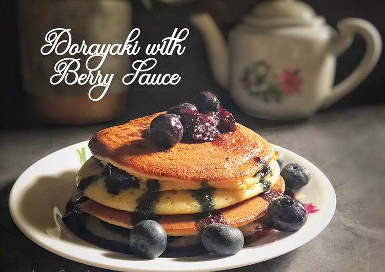 Dorayaki with Berry Sauce