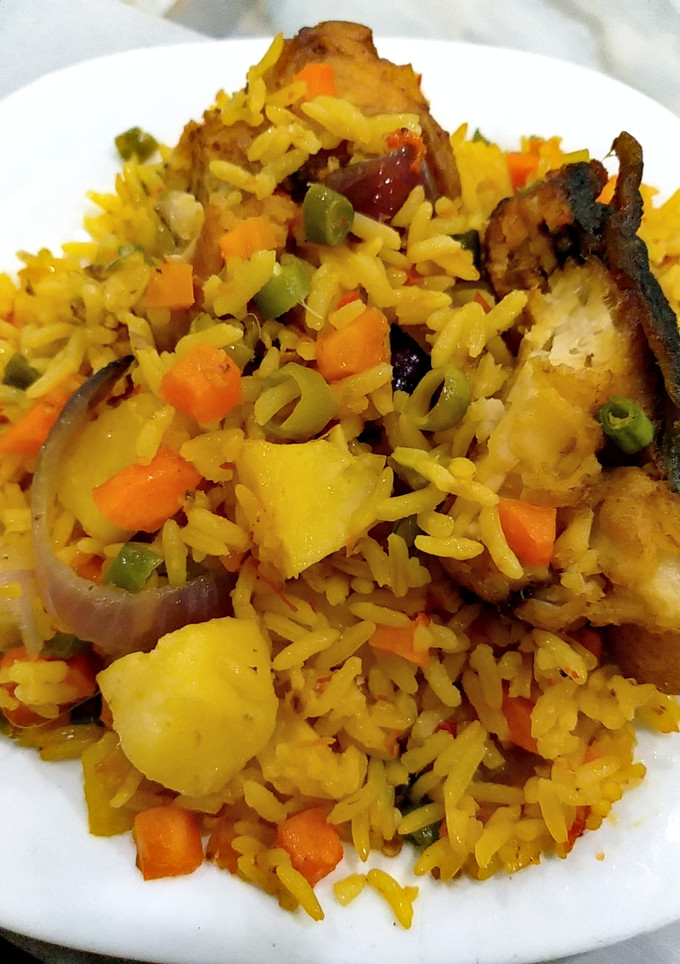 A picture of Veggies Jollof rice.
