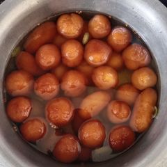 A picture of Mawa gulab jamun.