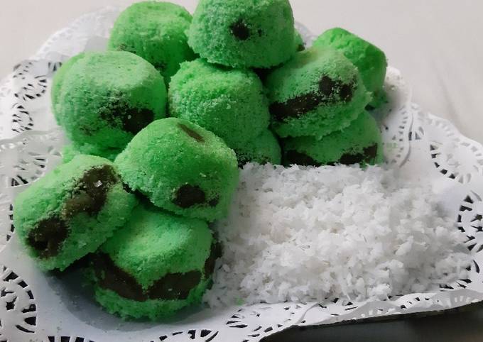 How to Prepare Delicious Kue putu (kue tradisonal)