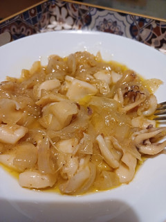 Una foto de Sepia encebollada