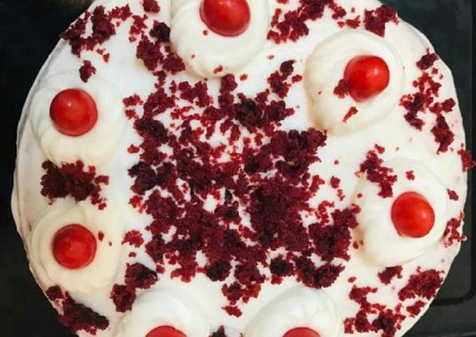 Red Velvet Cake with Cheese Cream Frosting