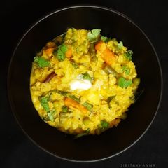 A picture of Oats Moong Dal khichdi.