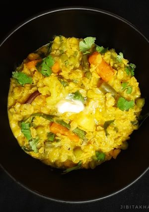 A picture of Oats Moong Dal khichdi.