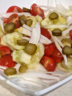 Una foto de Ensalada de pepino y pepinillo (Nota 8)