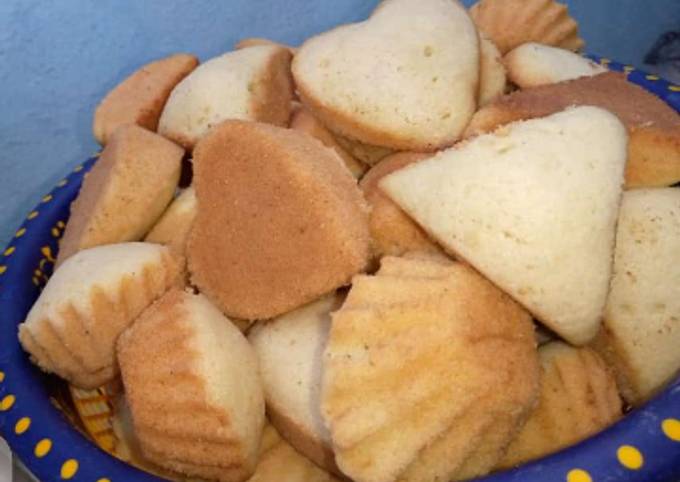 Recipe of Super Quick Soft and fluffy cup cakes 😋😋