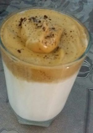 A picture of Dalgona coffee.