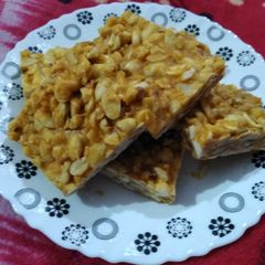 A picture of Peanut chikki.