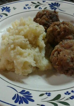 Una foto de Albóndigas con puré