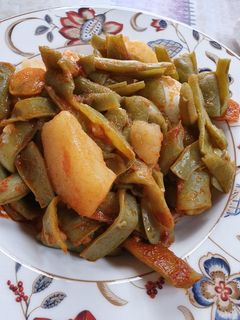 Una foto de Judías con patatas