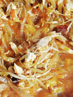 Una foto de Tinga de pollo con col