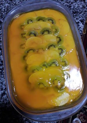 صورة لوصفة كيك طبقات بالكاسترد والجيلي
