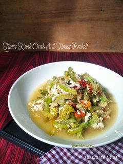 Foto resep *Tumis Kuah Orak Arik Timun Brokoli*