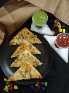 સોજી બ્રેડ ટોસ્ટ (Sooji Bread Toast Recipe In Gujarati) રેસીપી મુખ્ય ફોટો