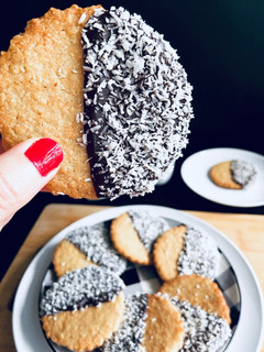 A picture of Oatmeal & Coconut 🥥 Cookies!!.