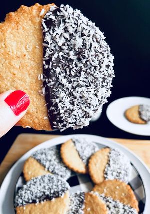 A picture of Oatmeal & Coconut 🥥 Cookies!!.