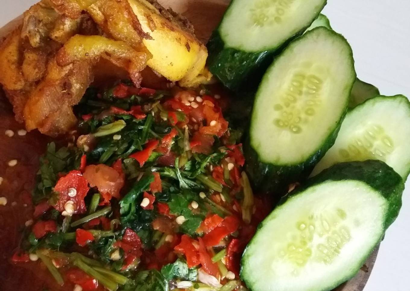Ayam goreng +sambal yimsai