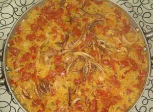 Una foto de Arroz con calamares