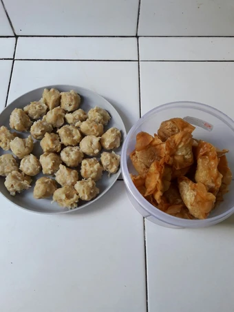 Langkah Gampang Membuat Resep Pentol/Pangsit ayam wortel ala ummi Farid yang Enak Banget Anti Ribet, Lezat