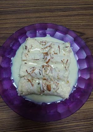 A picture of Bread Malai Roll.