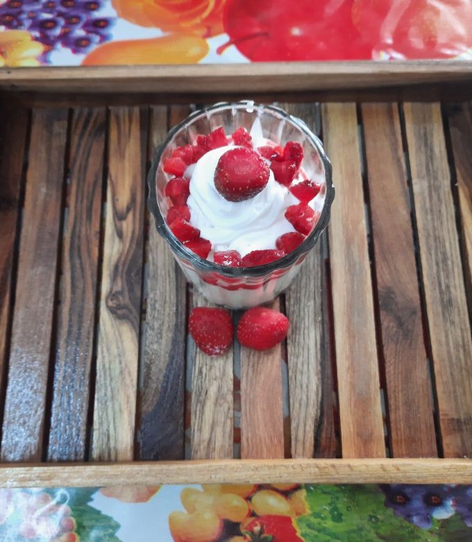 A picture of Strawberry Mousse.