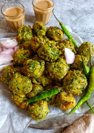 A picture of Methi na gota / Methi pakoda.