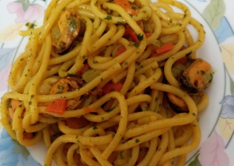 Pasta fresca bigoli con mejillones