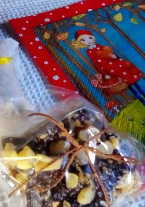 Una foto de Bocaditos de cereal bañados 🍫🍥(*´ω｀*)