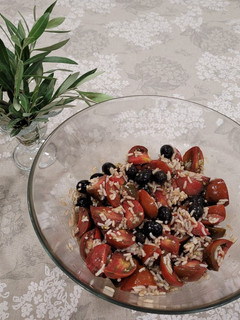 Una foto de Ensalada arroz thai y tomate