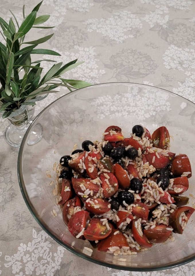 Una foto de Ensalada arroz thai y tomate