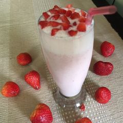 A picture of Heavenly Delicious Strawberry Shake.