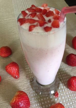 A picture of Heavenly Delicious Strawberry Shake.