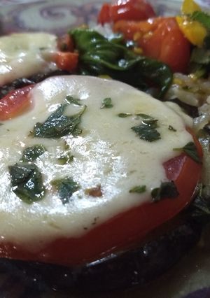 Una foto de Mini pizzas de berenjenas