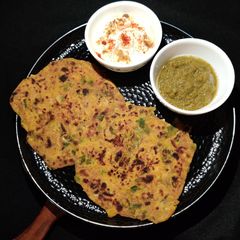 A picture of Leek paratha.