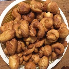 A picture of Grandma donuts.